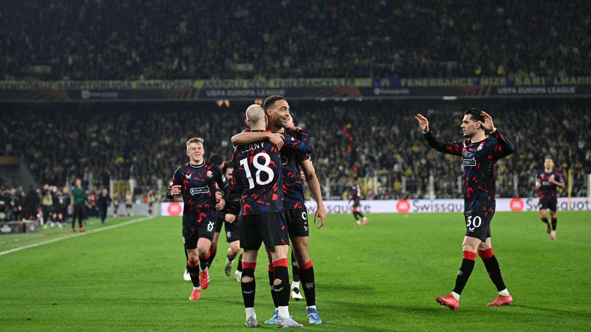 替补席上的 替补席上的